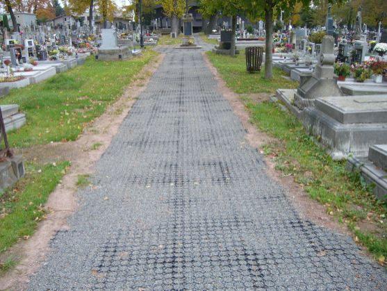 Sobotní svátek Památka zesnulých bude pod dohledem policistů