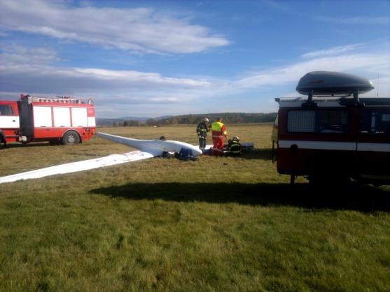 Na broumovském letišti havaroval bezmotorový kluzák