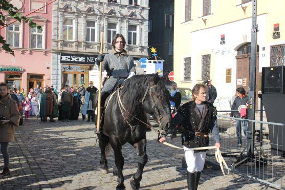 Svatováclavské slavnosti a vzlet horkovzdušného balónu z broumovského náměstí přilákalo přes tři sta návštěvníků