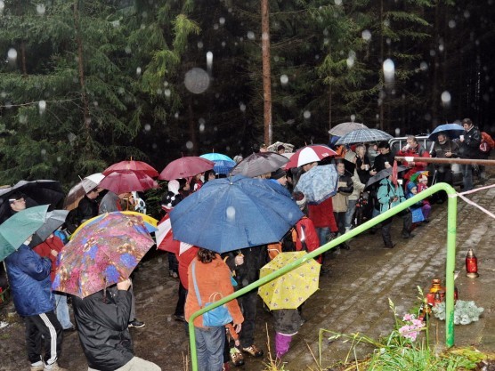 Znovu postavená Suchodolská kaplička, která loni vyhořela, byla kulisou pro vánoční koncert