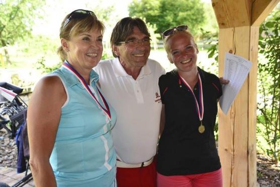 Kloboukový turnaj ovládli manželé Krulichovi a Marcela Růžičková