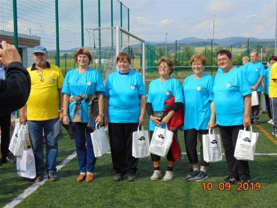 Senioři v Broumově si rádi hrají! První ročník sportovní olympiády jim rozproudil krev v žilách