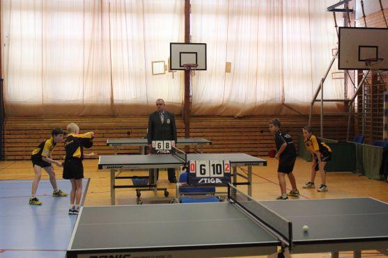 V Broumově hrálo stolní tenis šest hráčů a hráček z první stovky českého žebříčku