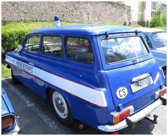 Historická vozidla se zastavila i v Broumově