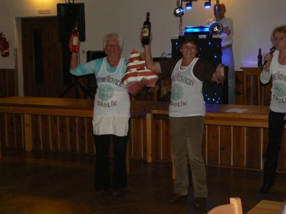 Ve Vernéřovicích spořádali 42 kilogramů bramborového salátu a k tomu sto řízků