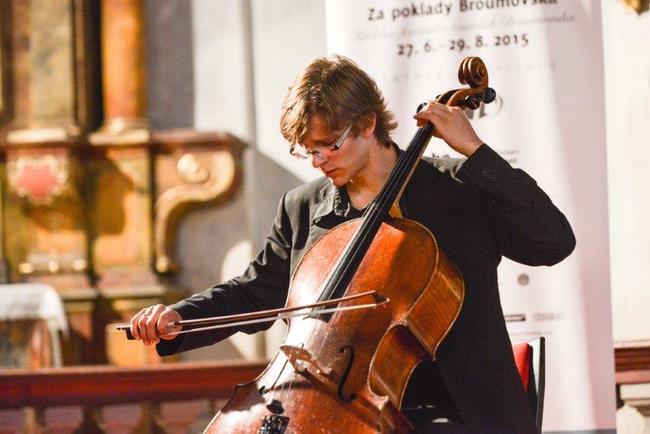 V Otovicích hrál jeden z nejvýraznějších českých violoncellistů mladé generace Ivan Vokáč 