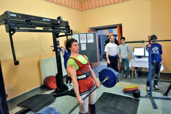 Siláci střední Evropy se v Broumově utkali na Mistrovství ČR v powerliftingu