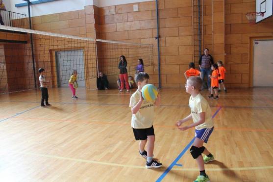 Broumovské volejbalové naděje zatím sbírají zkušenosti