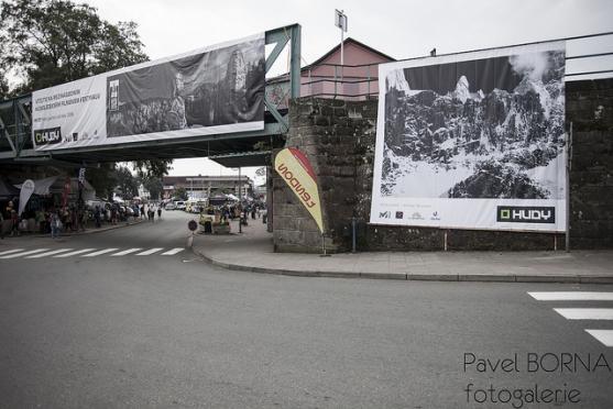 Filmový horolezecký festival v Teplicích nad Metují přilákal do města tisíce návštěvníků