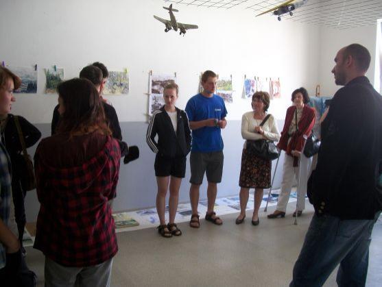 Studenti z pražského Žižkova přijeli kreslit na Broumovsko