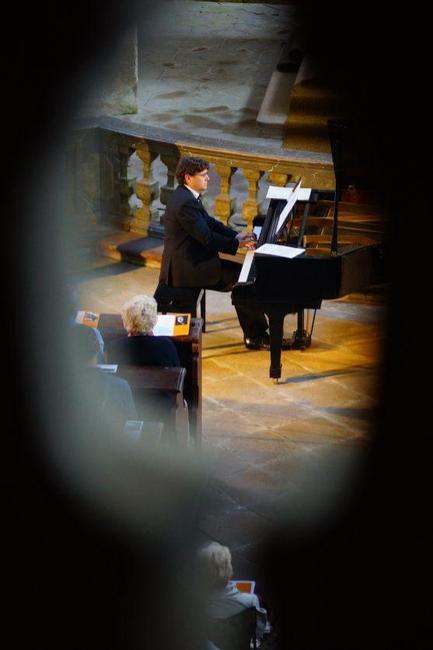 Violoncellistu Petra Špačka a klavíristu Miroslava Sekeru si poslechlo 280 lidí 