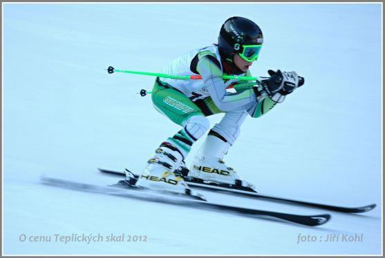 Závod v obřím slalomu žactva se v Teplicích nad Metují jel za osmnáctistupňového mrazu
