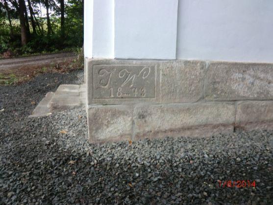 V Šonově u Broumova opravili kapličku. Koncem srpna dokončí Dům pro seniory 