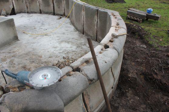 Pět měsíců stavebních prací v broumovském klášteře a jeho zahradě 