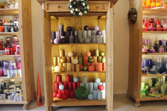 Prodejna svíček Slunce se přestěhovala na broumovské náměstí 