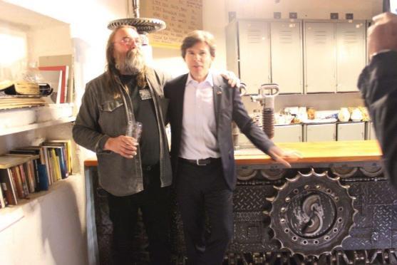 Americký velvyslanec v Broumově navštívil klášter, Masarykovu základní školu a undergroundový klub Eden