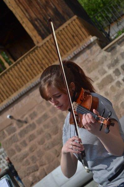 Broumovem se prohnal první pouliční festival – 7. Gymplfest 