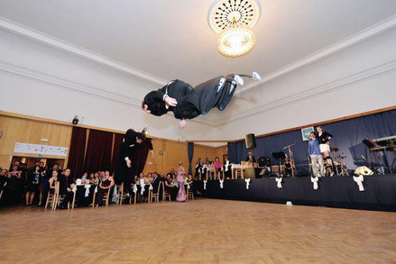 Video: Letošní Ples Města Broumova byl bohatší o doprovodný program 