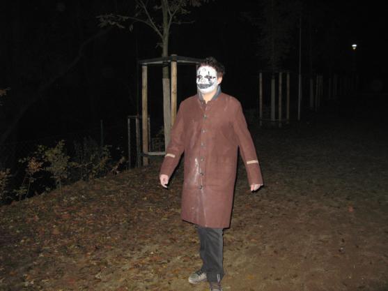 Broumovský park Alejku zaplnily stovky strašidel 