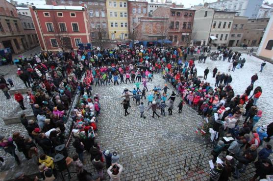"Vítáme všechny, kdo se necháte rádi předvánočně naladit. Letos se tu scházíme již jedenáctým rokem!"