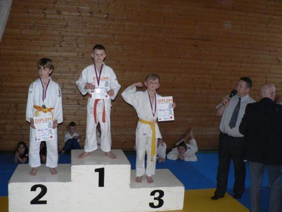 Turnaje v judu se v broumovské Sportovní hale na Spořilově zúčastnily téměř dvě stovky dětí