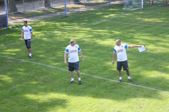 Česká fotbalová reprezentace s trenérem Radkem Bejblem měla soustředění v Broumově 