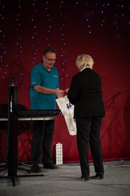 Veselá trojka potěšila zaplněný sál Střelnice