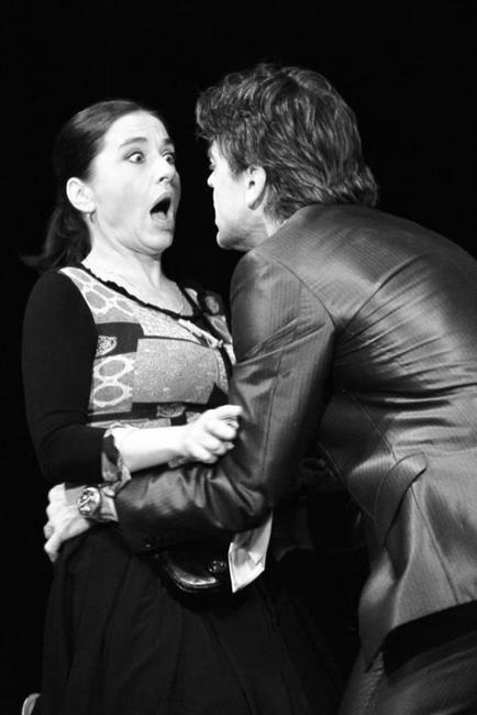 Divadlo Artur pobavilo hrou Tři v háji