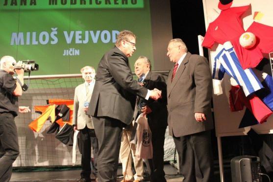 Během Galavečera krajského fotbalu bylo o Broumově hodně slyšet