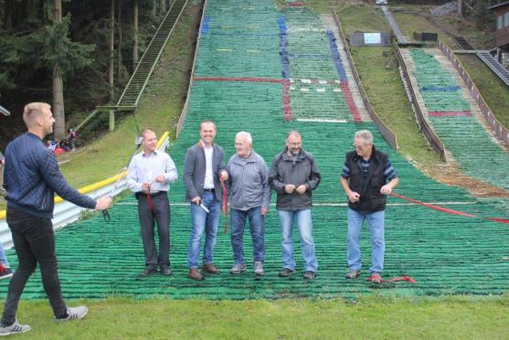 V Machově otevřeli nově zrekonstruovaný skokanský můstek