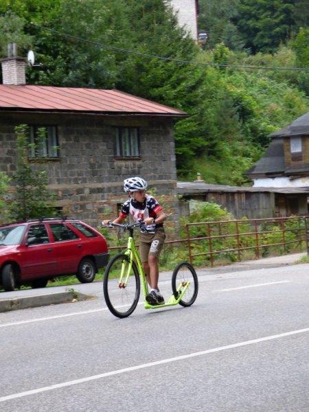 V Petrovických zatáčkách jezdilo vše, co mělo kolečka