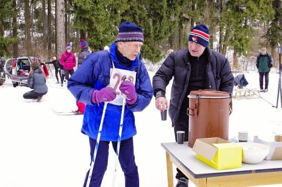 Na Bischofsteinu se jel závod tříčlenných hlídek v běhu na lyžích
