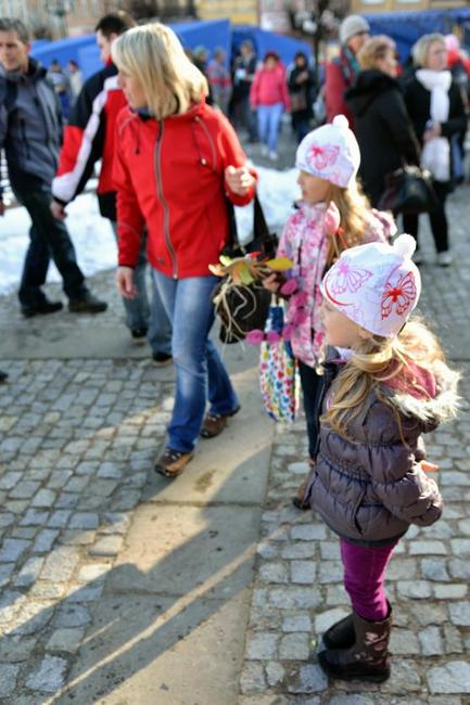 Návštěvníci velikonočního jarmarku oslavili příchod prvního jarního dne