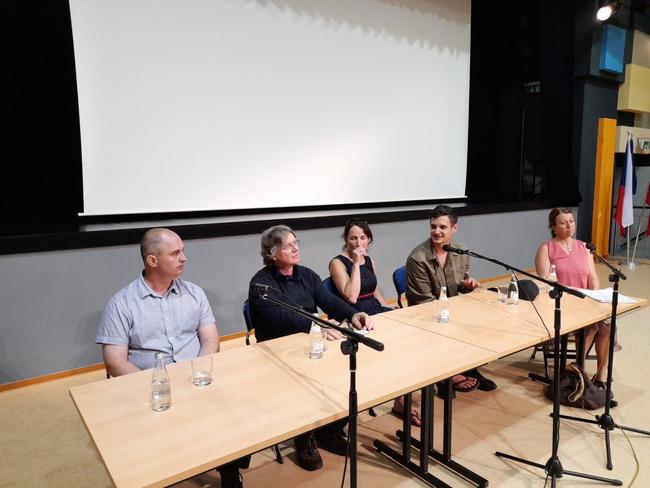 Projekce dokumentu Vlci na hranicích