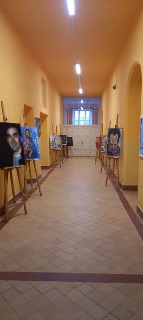 Páteční vernisáží byla zahájena výstava obrazů Davida Kubiny