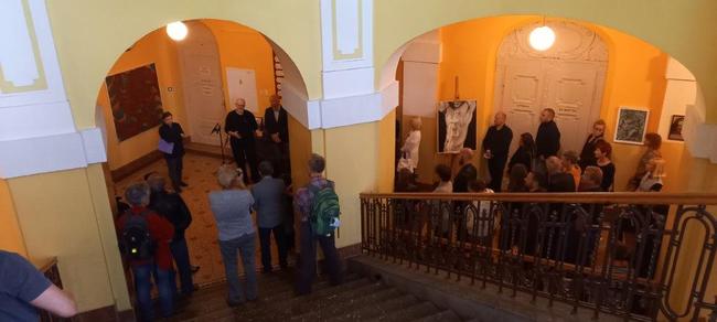 Páteční vernisáží byla zahájena výstava obrazů Davida Kubiny