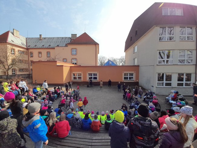 Vítání jara na Masarykově škole