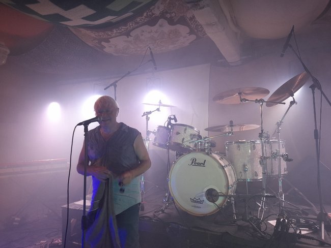 Posvátný hardrockový večer v Edenu