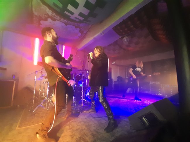 Hardrockový nářez v Edenu