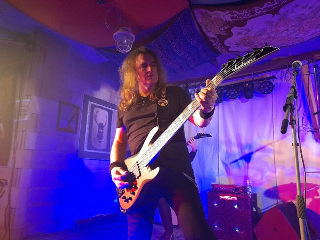 Metalové peklo v Edenu