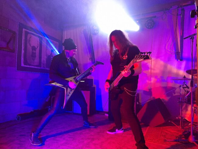 Metalové peklo v Edenu