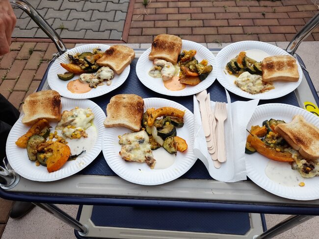 Nejen senioři v Broumově si užili šansonový večírek 