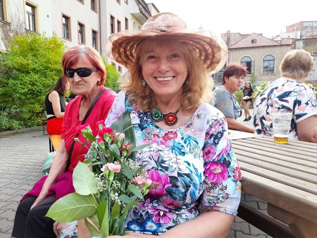 Nejen senioři v Broumově si užili šansonový večírek 