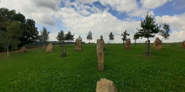 Na vlnách mýtů: Zdoňovské menhiry