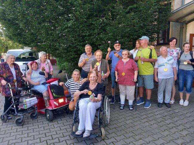 Přijít mezi lidi a obyčejně si popovídat