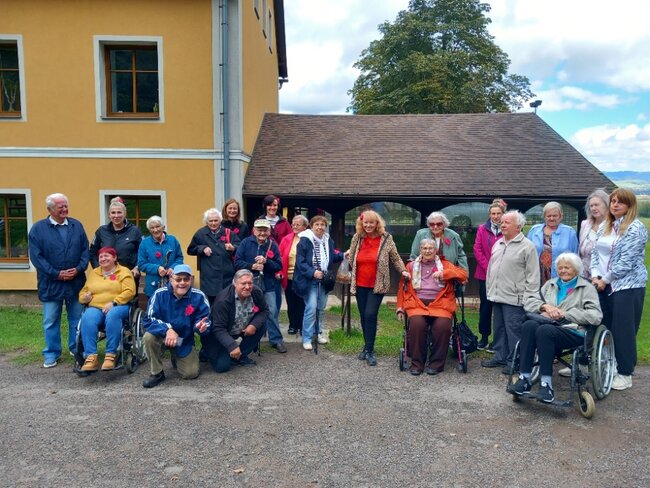 Přijít mezi lidi a obyčejně si popovídat