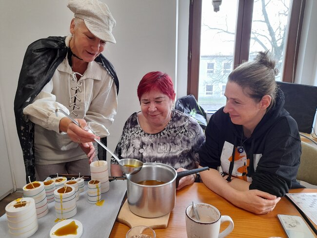 Přijít mezi lidi a obyčejně si popovídat