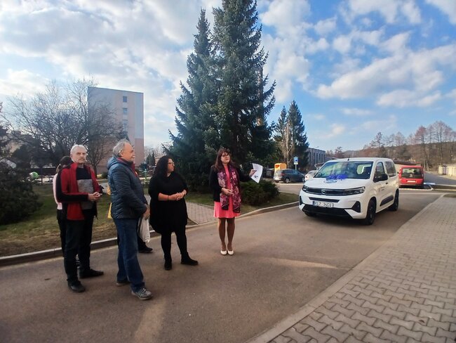 Meziměstí: Pečovatelky mají nové auto i zázemí