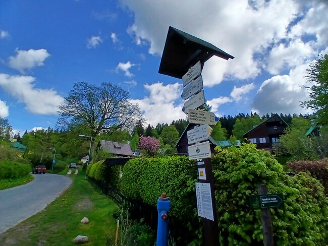 Z Janoviček po hřebeni k trůnu hraničářů