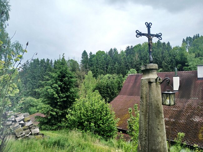 Maršovské údolí: útočiště skautů i tajemný hrádek